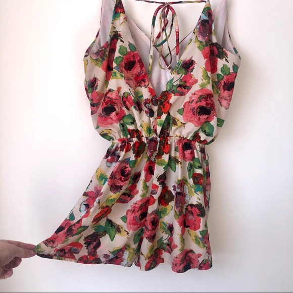Charlotte Russe Floral Romper Size Small - Picture 4 of 6